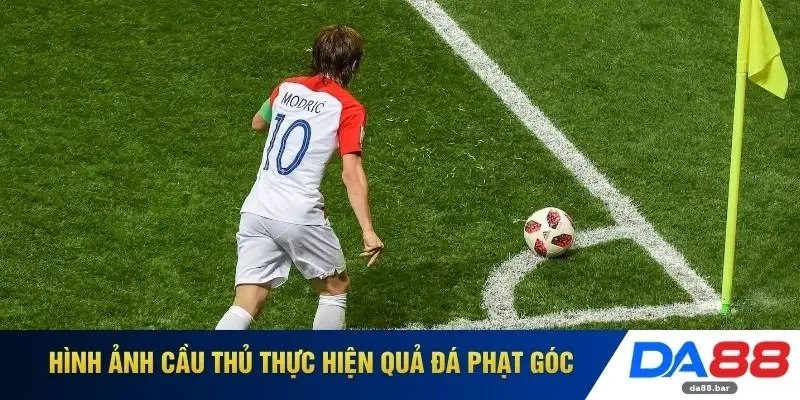 Hình ảnh cầu thủ thực hiện quả đá phạt góc